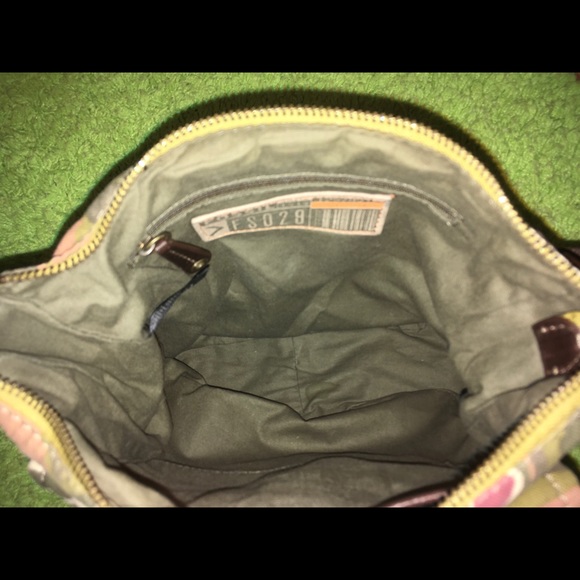 Clearance 🛍 Brown fossil cloth crossbody. - Picture 7 of 8